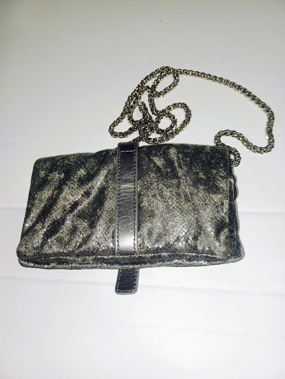 Metallic Silver Crossbody Clutch with Chain Strap - Picture 2 of 8
